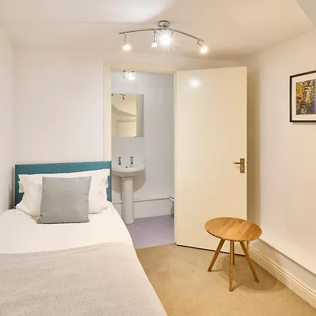 Host & Stay - Queen'S Corner Canterbury Exterior photo