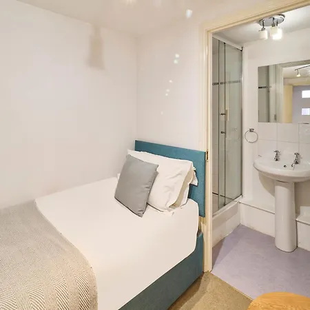 Host & Stay - Queen'S Corner Canterbury Exterior photo